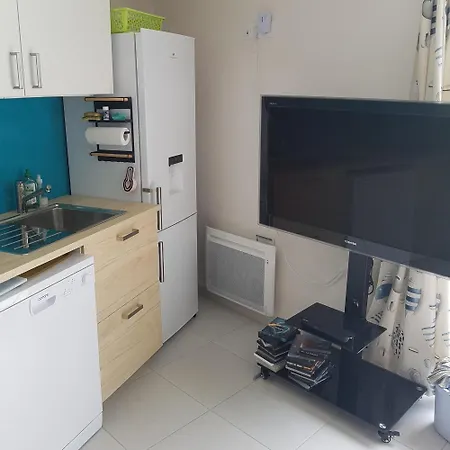 L'ampli Sur Jardin * نوارموتيير أون ليل