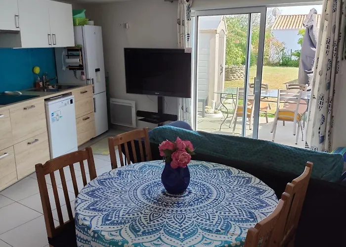 L'ampli Sur Jardin נוארמוטייה-אן-ליל